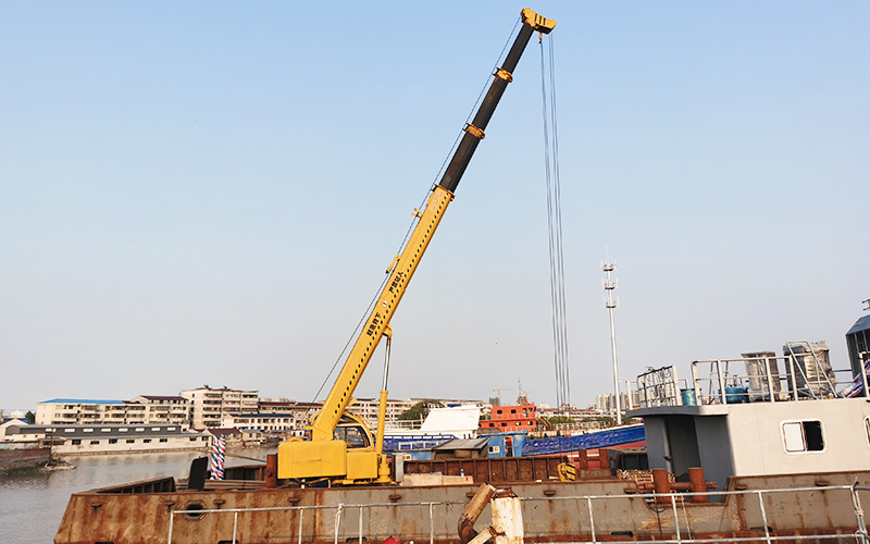 MNK-CY600 Telescopic Boom Marine Crane